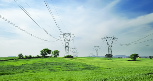 Powerlines © bizio_ti - Fotolia