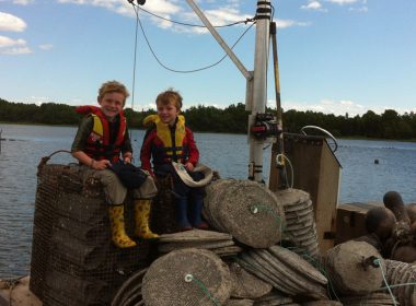 Oyster fishing; sustainable fisheries. A\J AlternativesJournal.ca