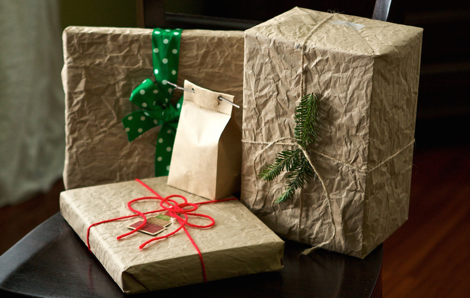 Is Wrapping Paper Recyclable + 5 Ways to Reduce Gift Wrap Waste – Lomi