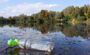 Garbage in Nature | Photo © nonameman \ Fotolia.com