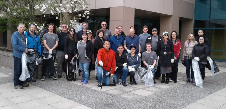 HP Volunteers at Shoreline Clean Up